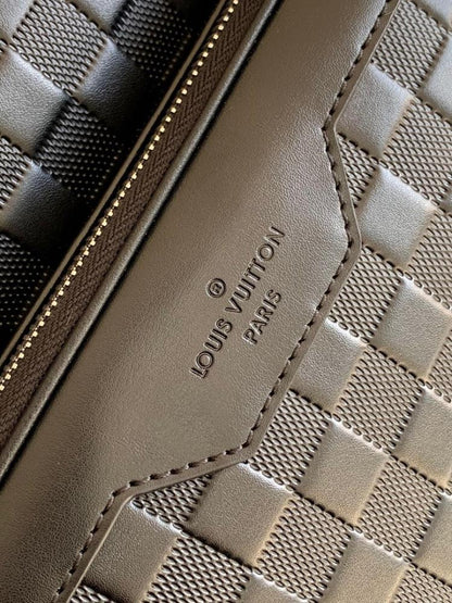 Stylish Refined Silver Leather Shoulder Bag
