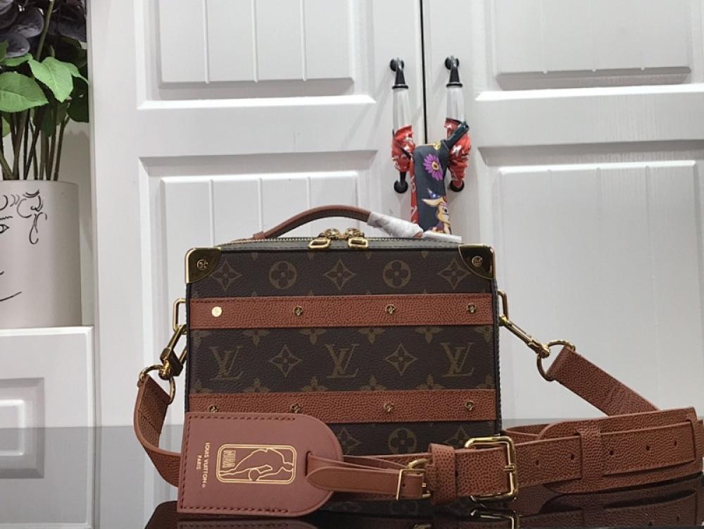 x NBA Handle Trunk