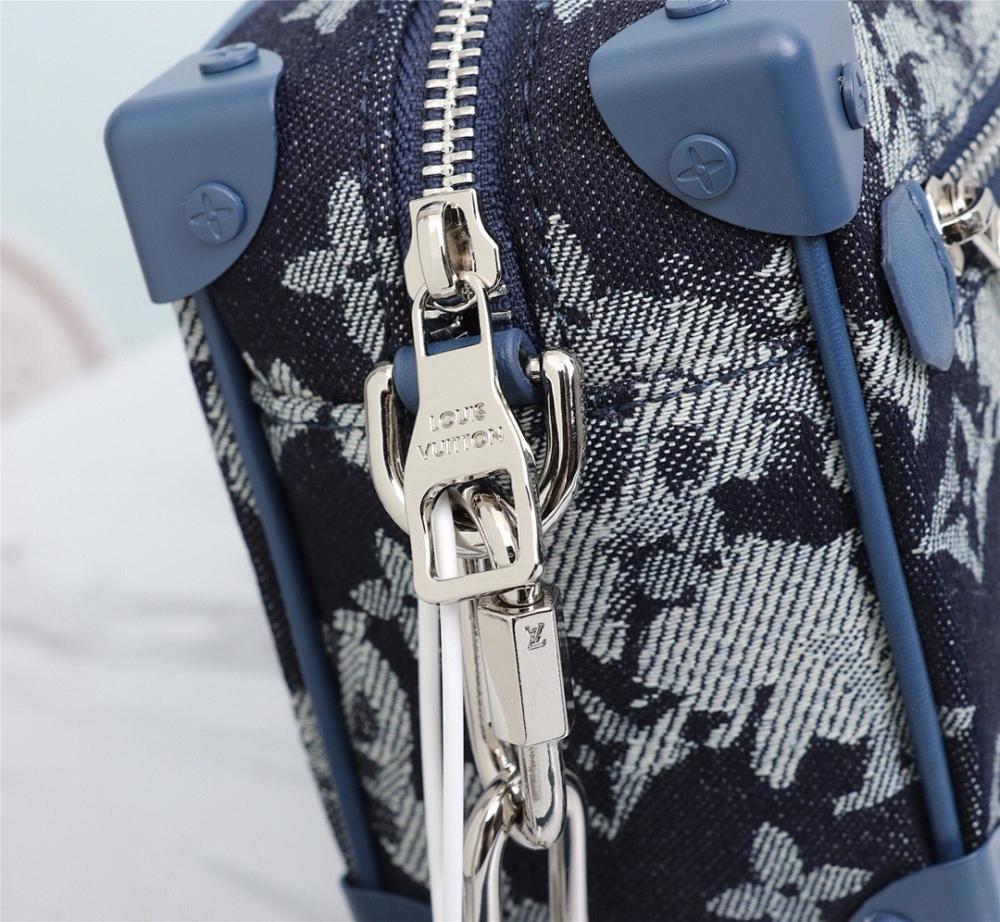 Elegant Refined Canvas Shoulder Bag