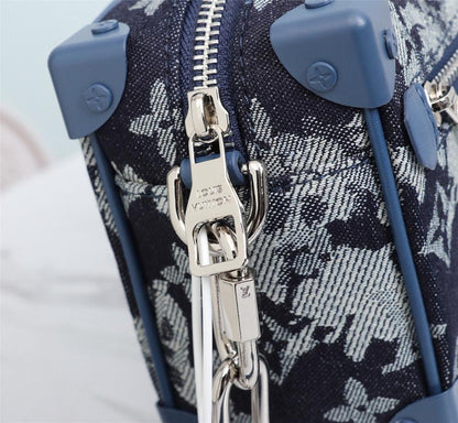 Elegant Refined Canvas Shoulder Bag