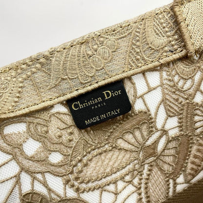 Modern Elegant Embroidered Shoulder Bag – Limited Edition