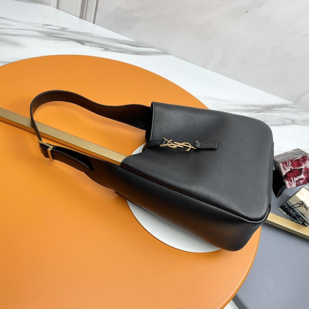 Classic Leather Shoulder Bag