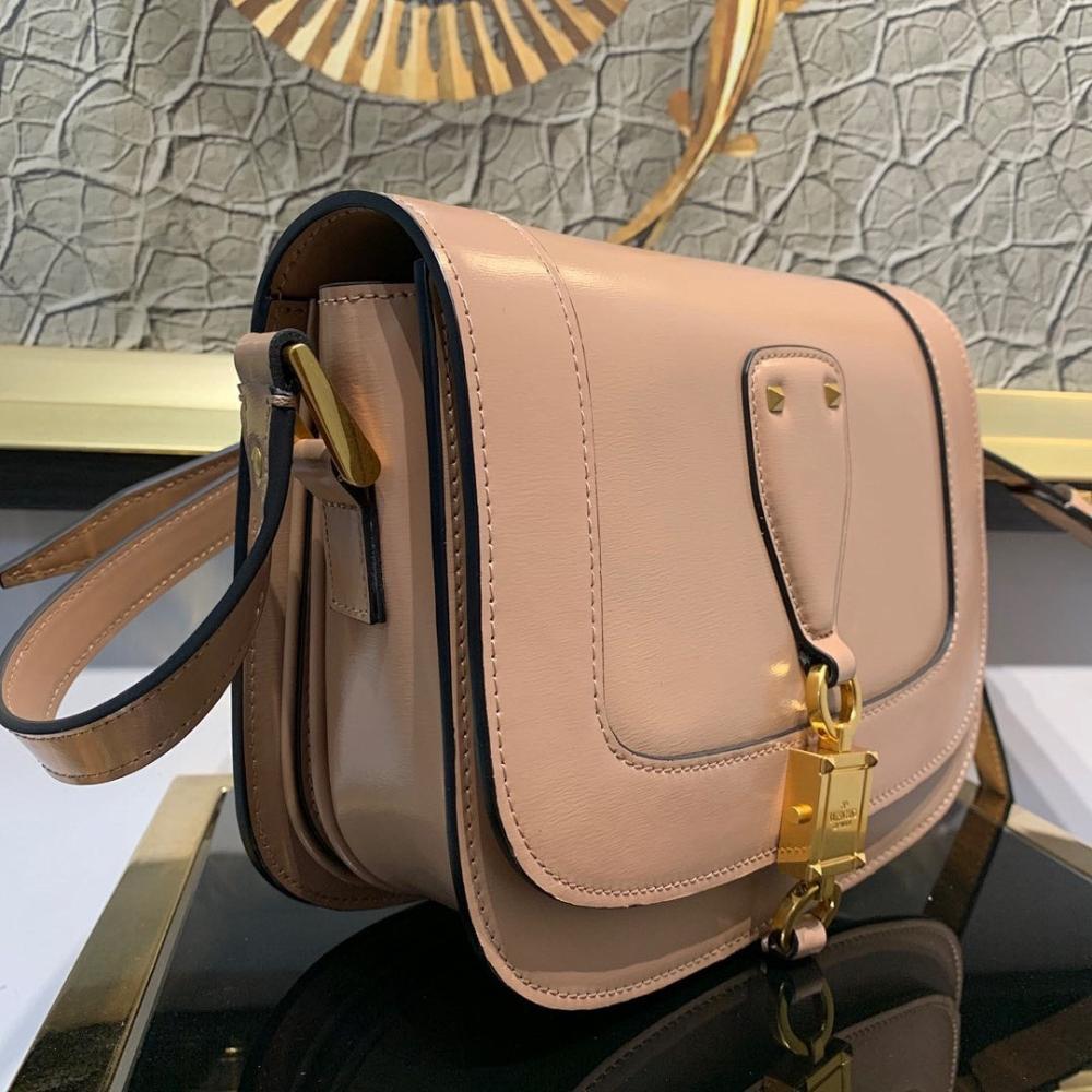 Stylish Gold Leather Shoulder Bag – Special Edition