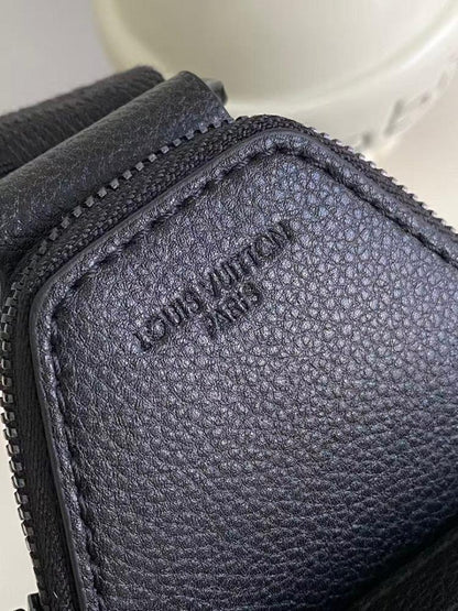 Modern Elegant Leather Shoulder Bag – Limited Edition