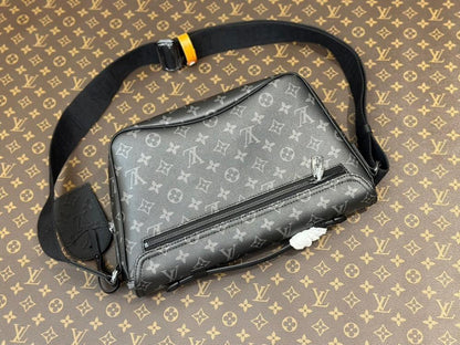 Elegant Calfskin Shoulder Bag – Special Edition