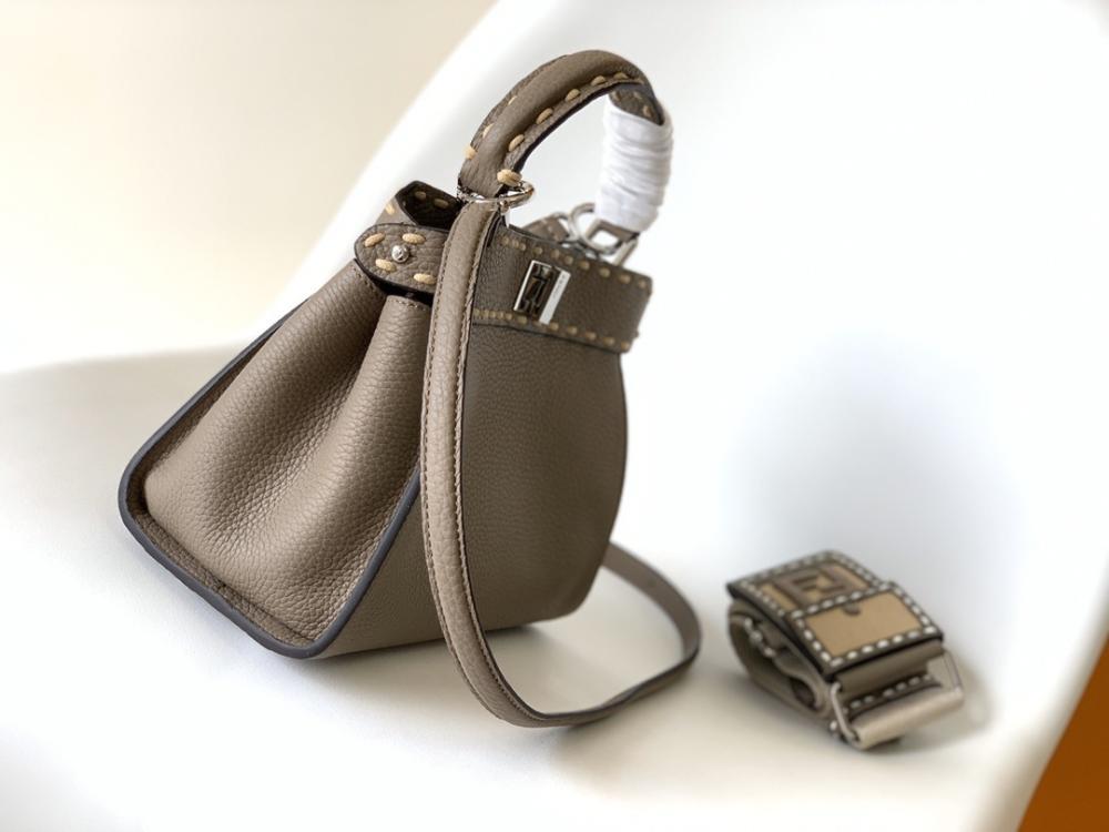 Elegant Leather Shoulder Bag