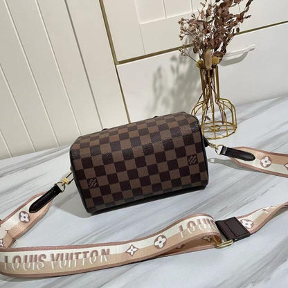 Elegant Refined Leather Travel Bag