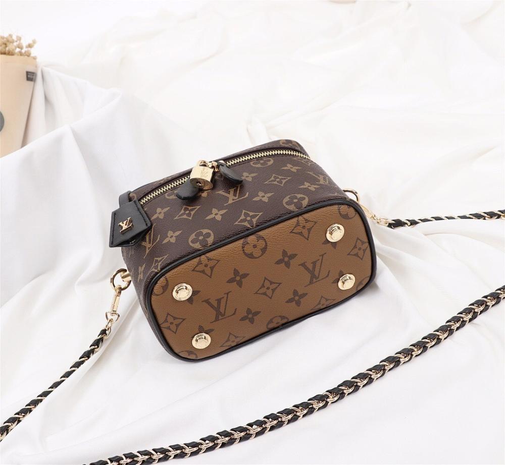 Classic Modern Woven Leather Shoulder Bag