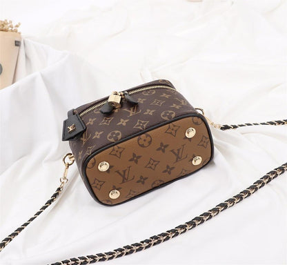Classic Modern Woven Leather Shoulder Bag