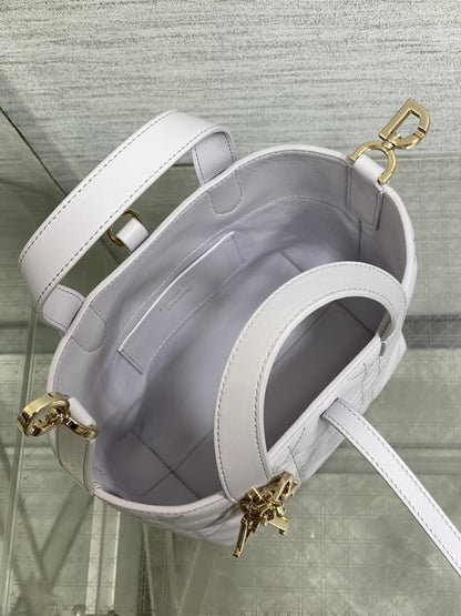 Elegant Leather Top Handle Bag