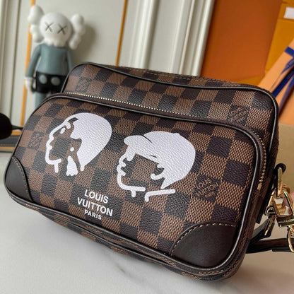 Stylish Refined Black Shoulder Bag
