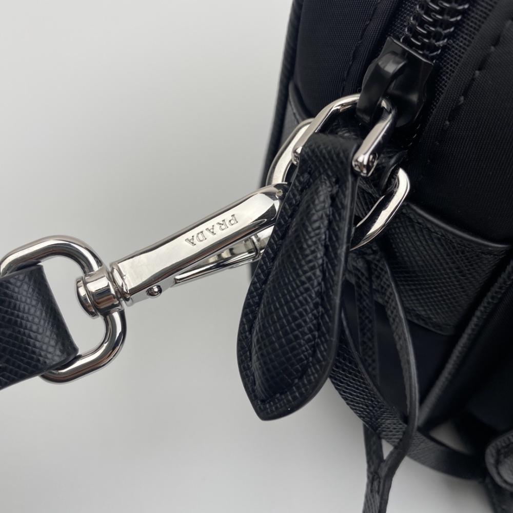Classic Shoulder Bag