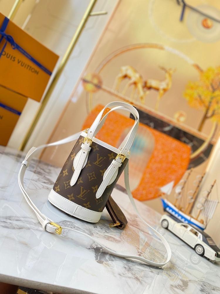 Modern Leather Bucket Bag
