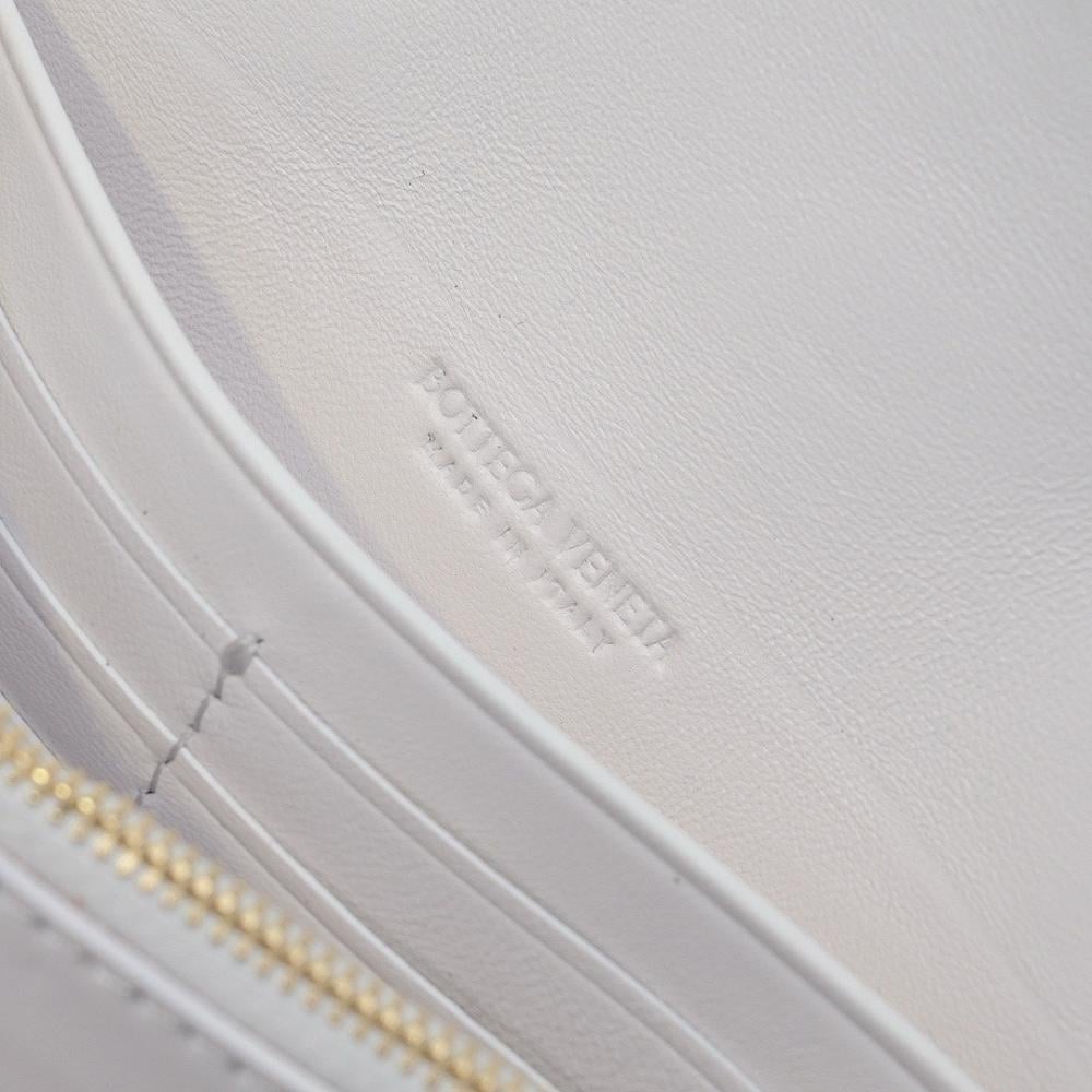Modern Elegant Woven Bag – Limited Edition