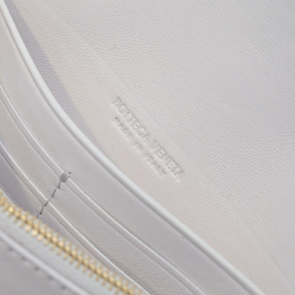 Modern Elegant Woven Bag – Limited Edition