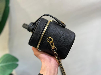 Classic Woven Leather Shoulder Bag – Limited Edition