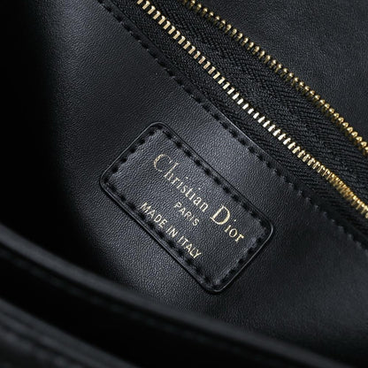 Classic Modern Leather Shoulder Bag