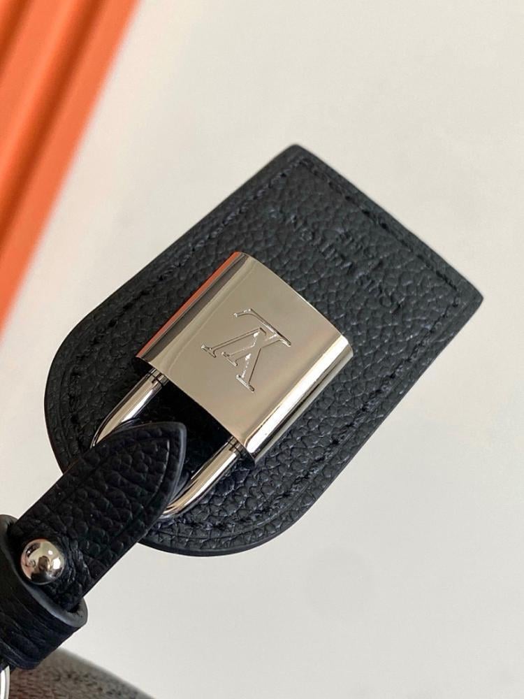 Luxury Refined Silver Leather Shoulder Bag