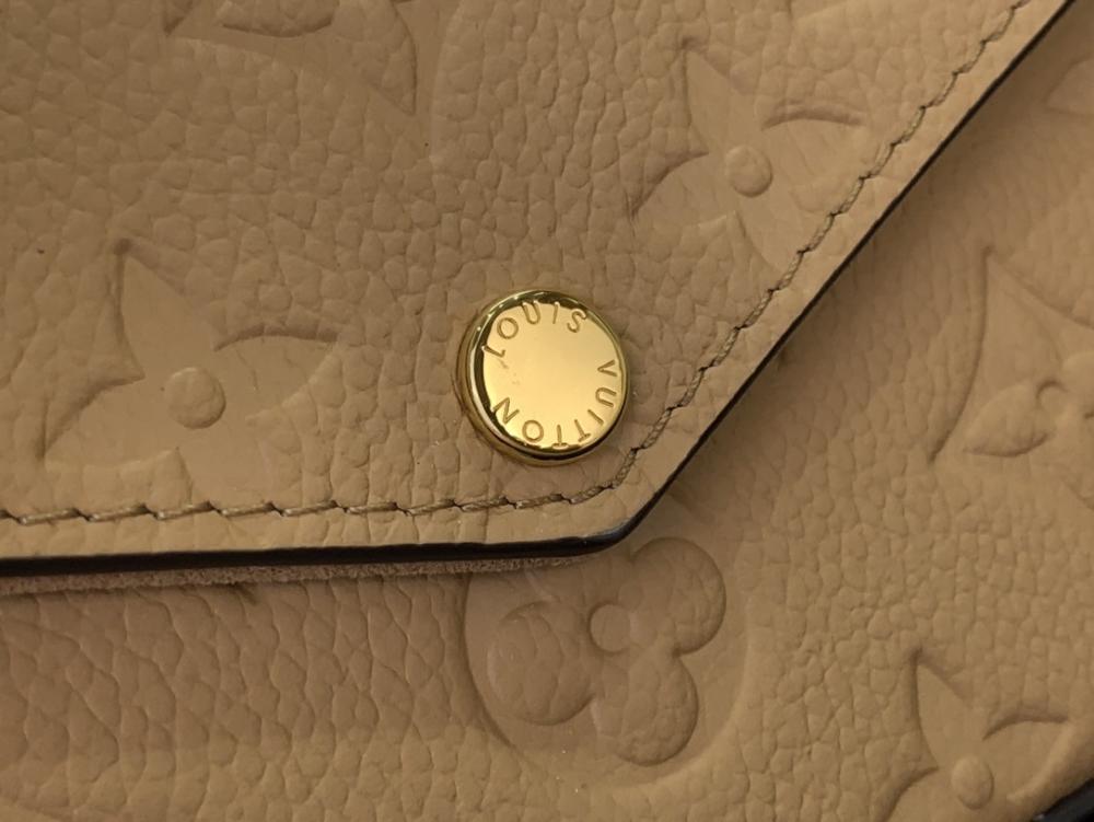 Classic Shoulder Bag