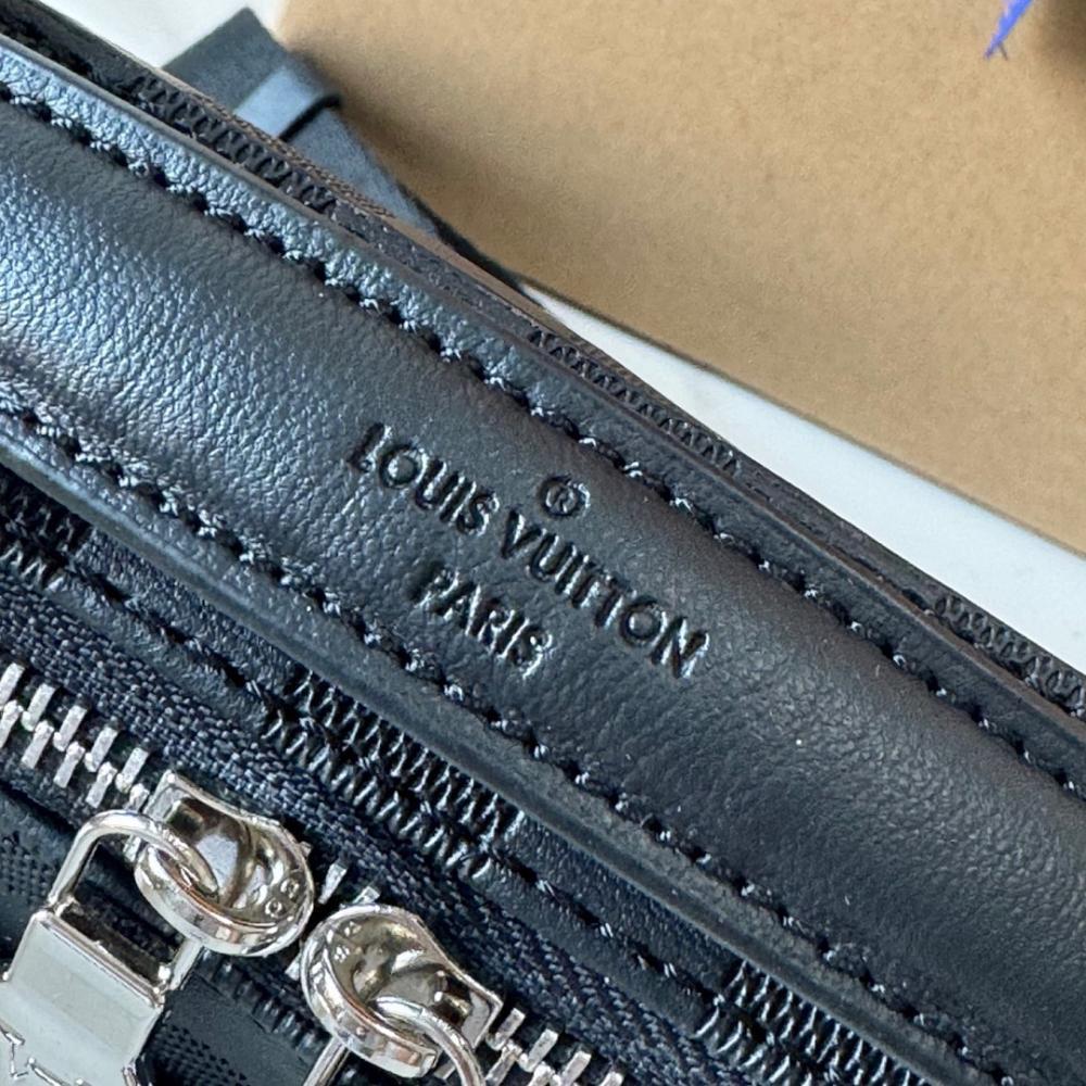 Modern Italian-Inspired Leather Shoulder Bag