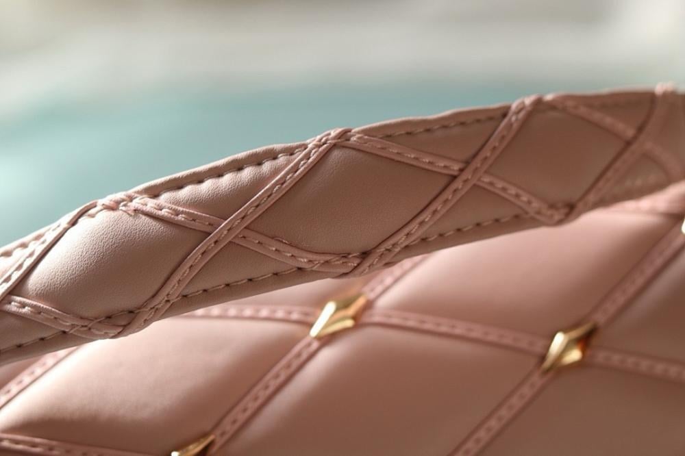 Stylish Quilted Lambskin Shoulder Bag – Special Edition