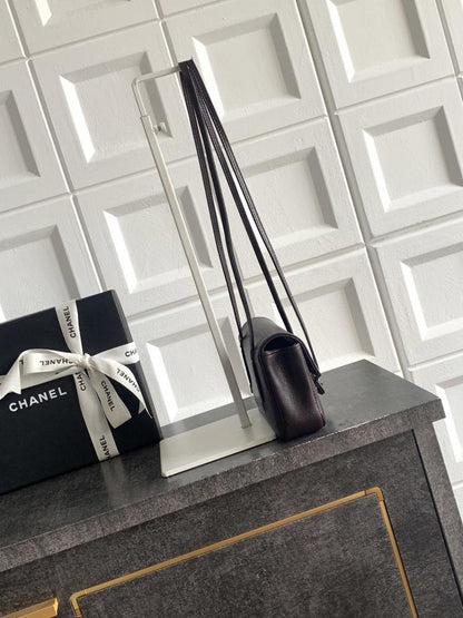 Elegant Leather Shoulder Bag