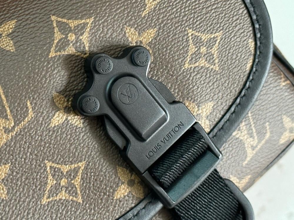 Classic Leather Travel Bag – Limited Edition
