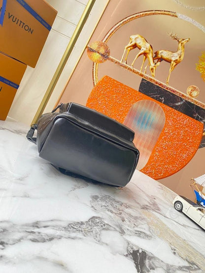 Modern Leather Shoulder Bag – Limited Edition