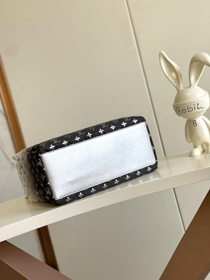Modern Luxury Silver Nylon Shoulder Bag – Limited Edition