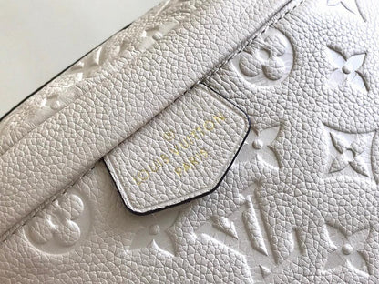 Classic Refined Crossbody Bag