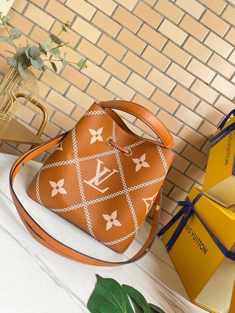 Modern Leather Bucket Bag – Special Edition
