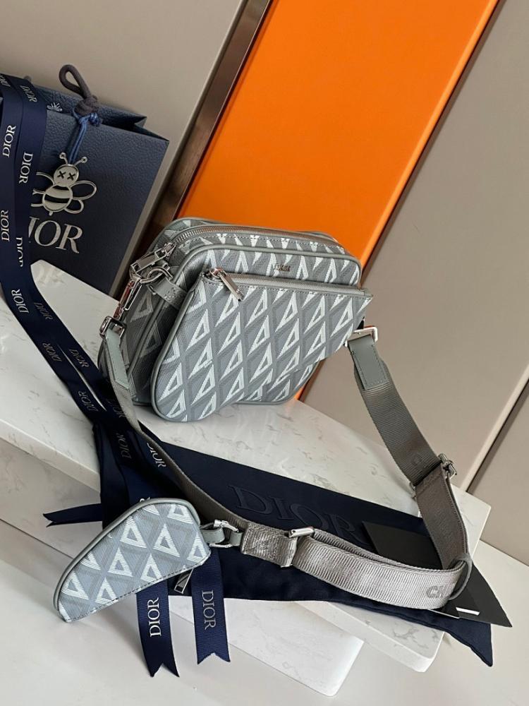 Saddle Leather Shoulder Bag