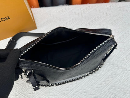 Elegant Leather Shoulder Bag – Limited Edition
