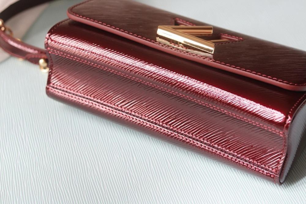 Modern Elegant Leather Shoulder Bag