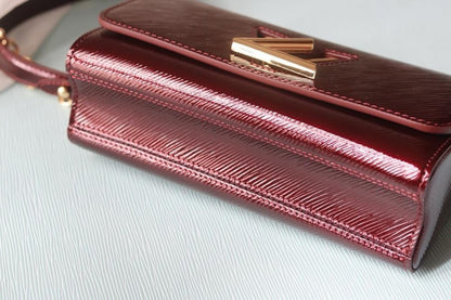 Modern Elegant Leather Shoulder Bag