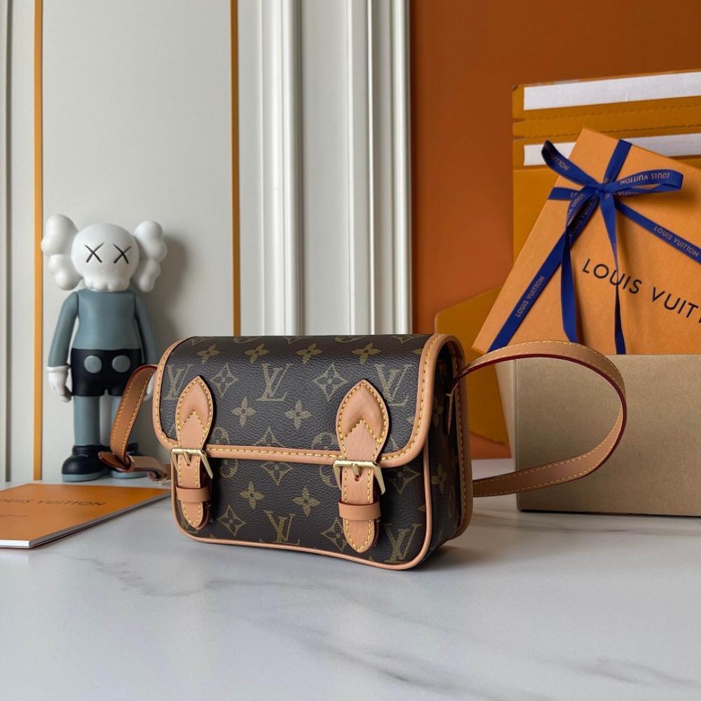 Arco Monogram Leather Shoulder Bag