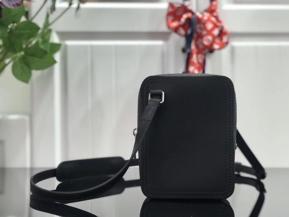 Elegant Messenger Bag