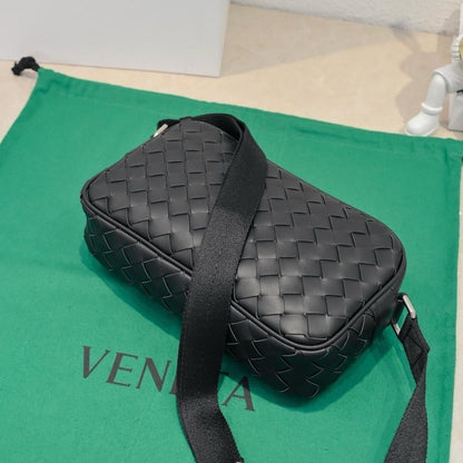 Elegant Premium Woven Leather Shoulder Bag