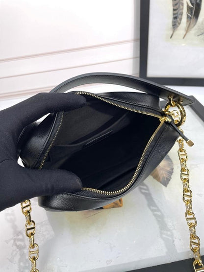 Classic Refined Gold Embroidered Leather Shoulder Bag