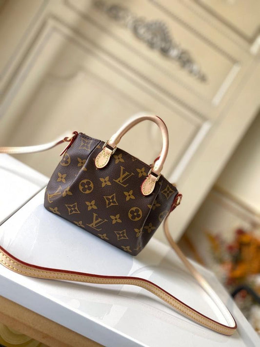 Luxury Crossbody Bag – Special Edition