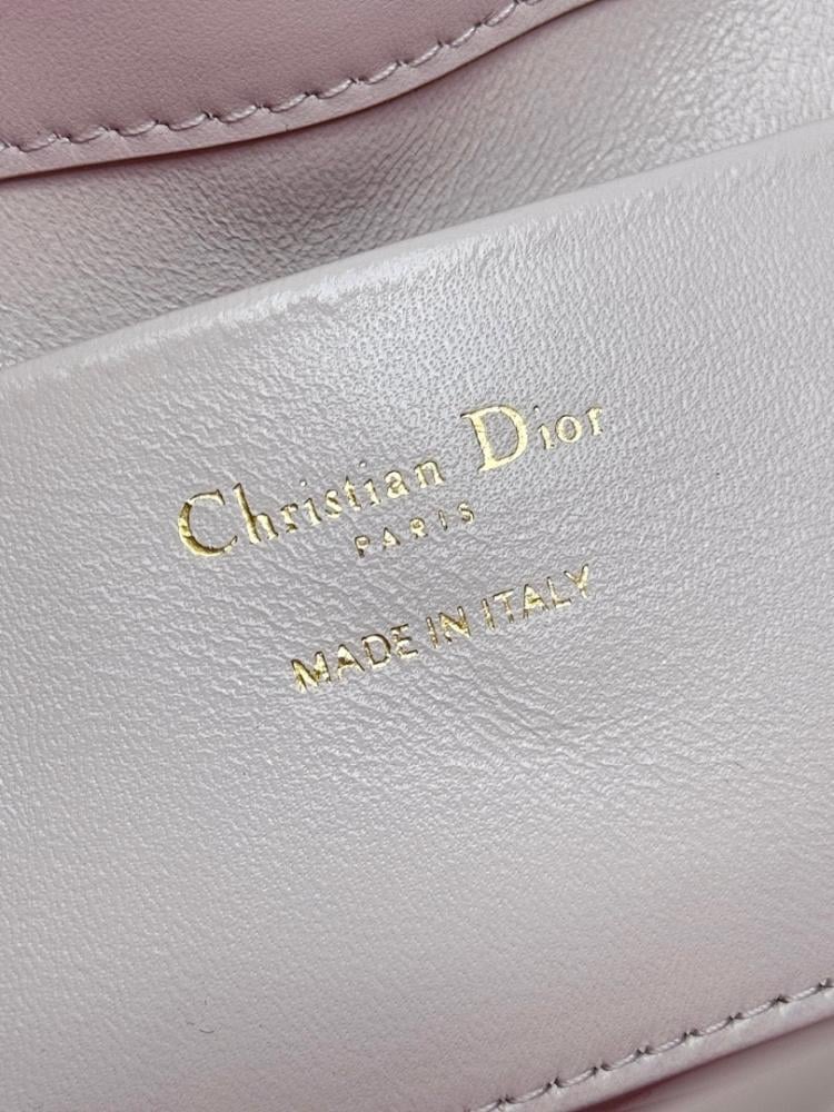 Elegant Leather Top Handle Bag – Special Edition