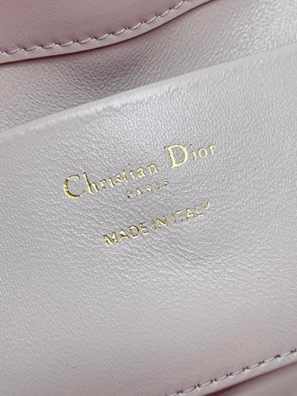 Elegant Leather Top Handle Bag – Special Edition