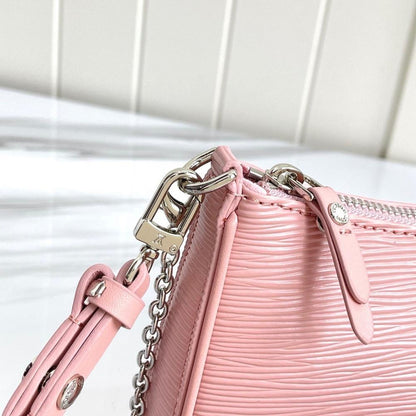 Luxury Elegant Leather Shoulder Bag – Limited Edition