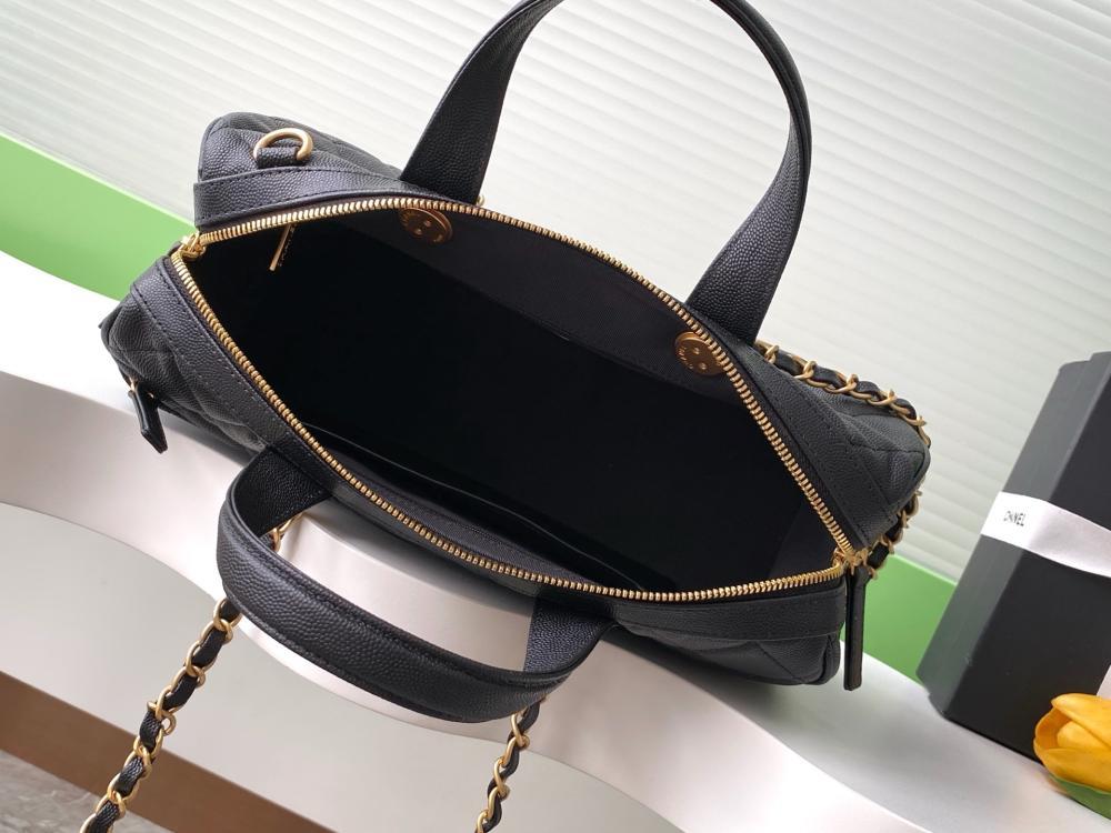 Classic Shoulder Bag