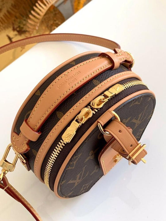 Luxury Stylish Embroidered Shoulder Bag – Special Edition