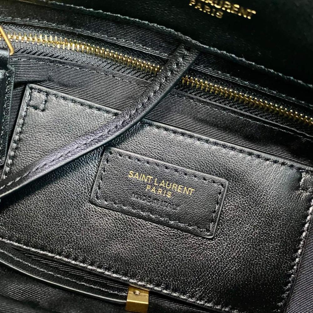 Elegant Shoulder Bag