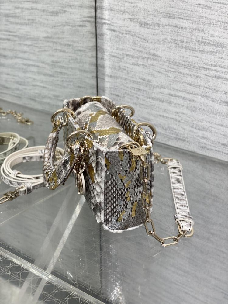 Elegant Leather Top Handle Bag