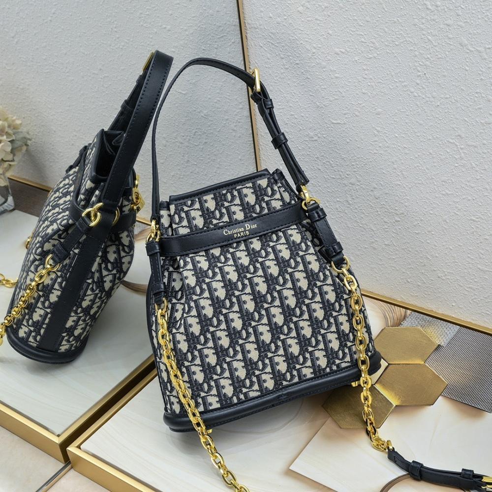 Italian-Inspired Stylish Bucket Bag