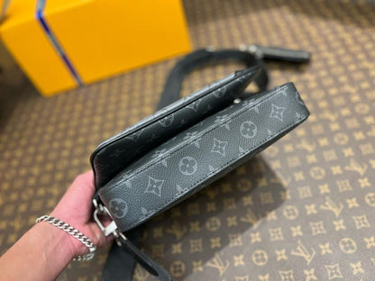 Modern Refined Canvas Shoulder Bag