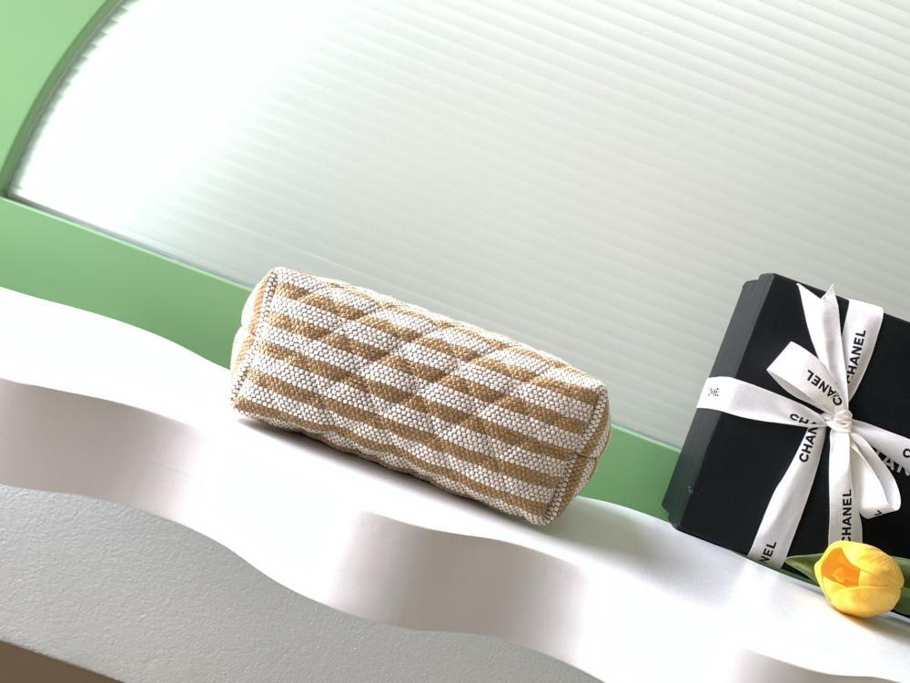 Arco Embroidered Wallet